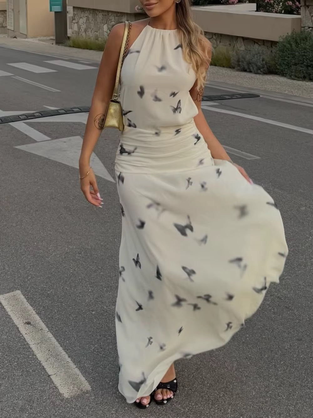 Damen Neckholder Maxikleid mit Schmetterlingmuster und offenem Rücken mit geraffter Taille