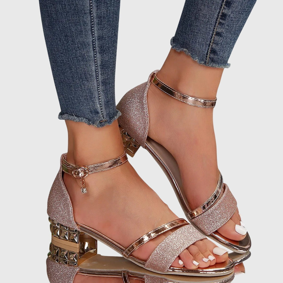 Damen Offene Wedge-Sandalen mit Knöchelriemen und Metallischen Details-Women Footwear-Alpenkind