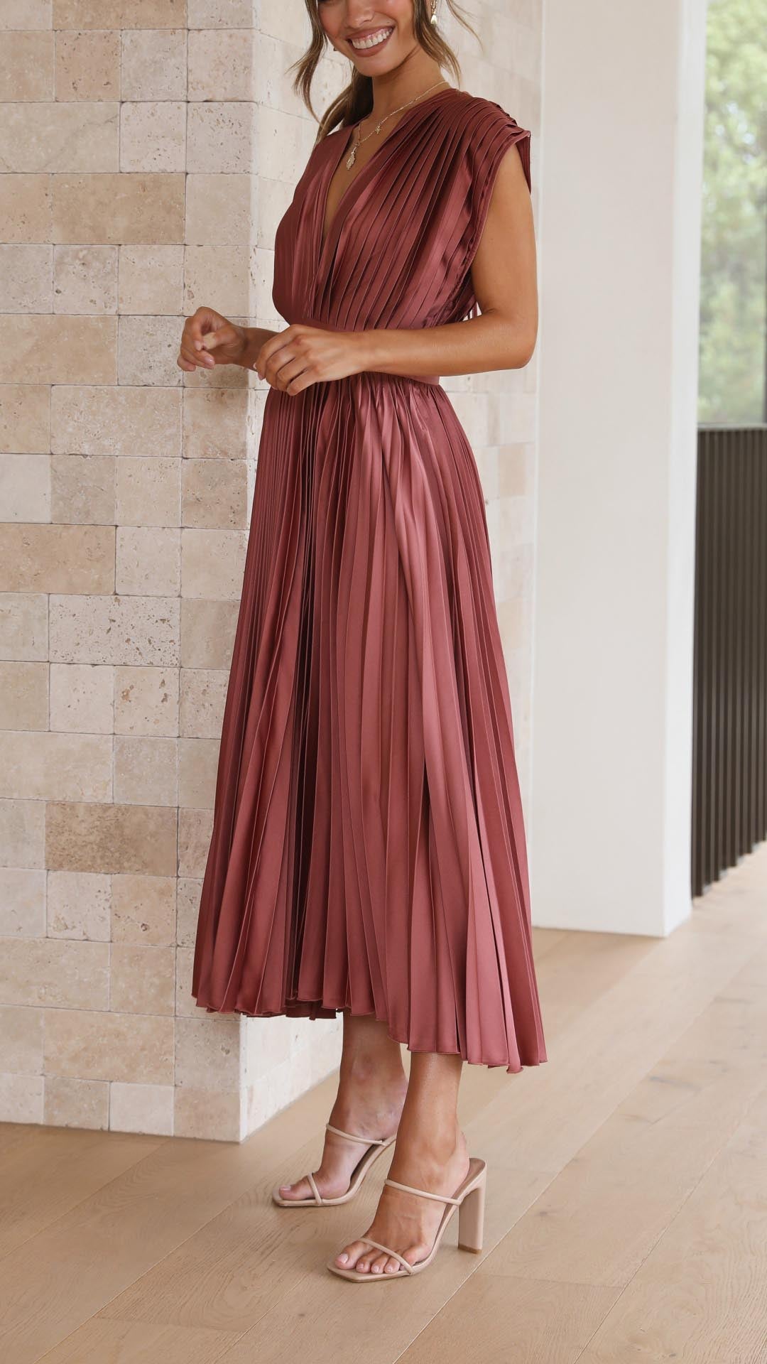 Damen Plissiertes Midikleid mit Tiefem V-Ausschnitt und Taillenband
