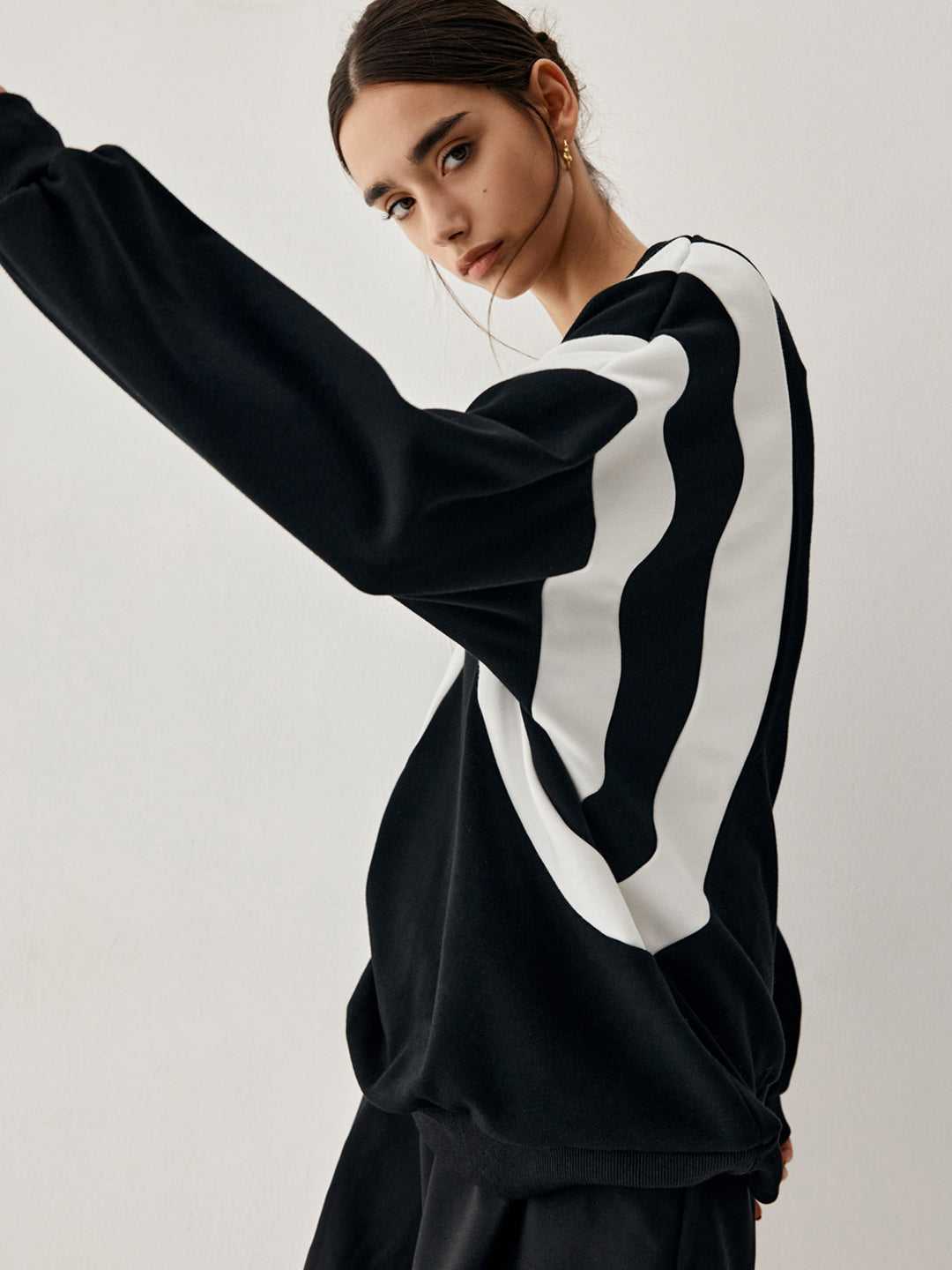 Damen Pullover mit Rundhalsausschnitt und Streifendetail an den Ärmeln