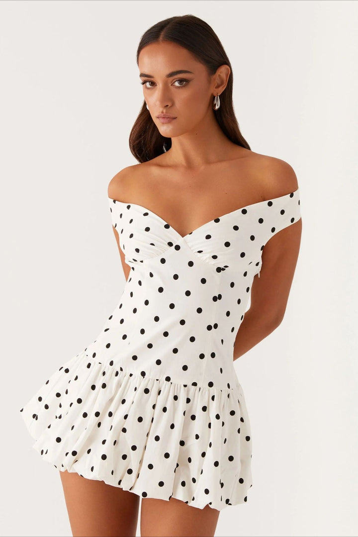 Damen Schulterfreies Minikleid mit Herzausschnitt und Punktemuster sowie Schösschen-Saum und offenem Rücken