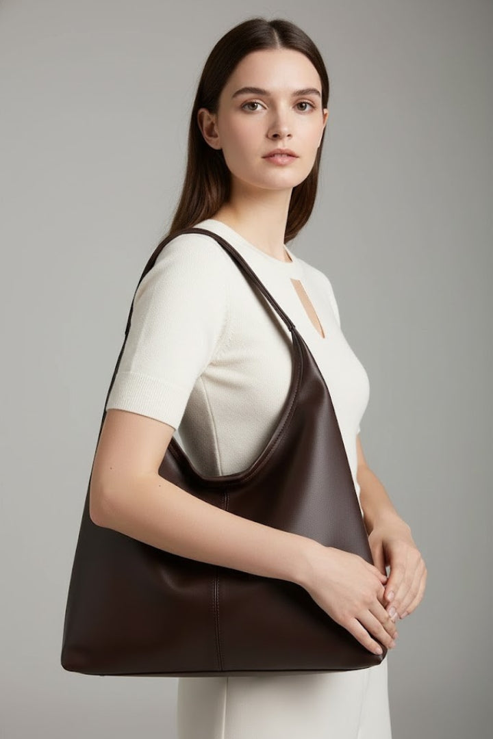 Damen Schultertasche mit gebogener Form und breitem Henkel-Women Accessories-Alpenkind