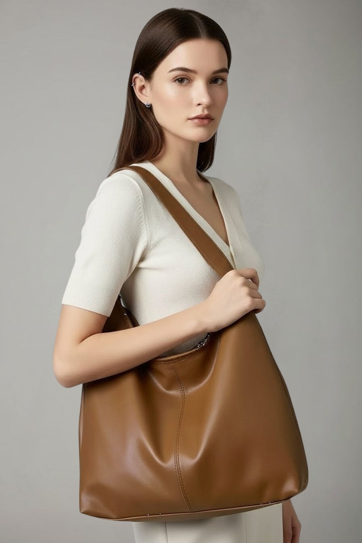 Damen Schultertasche mit gebogener Form und breitem Henkel-Women Accessories-Alpenkind