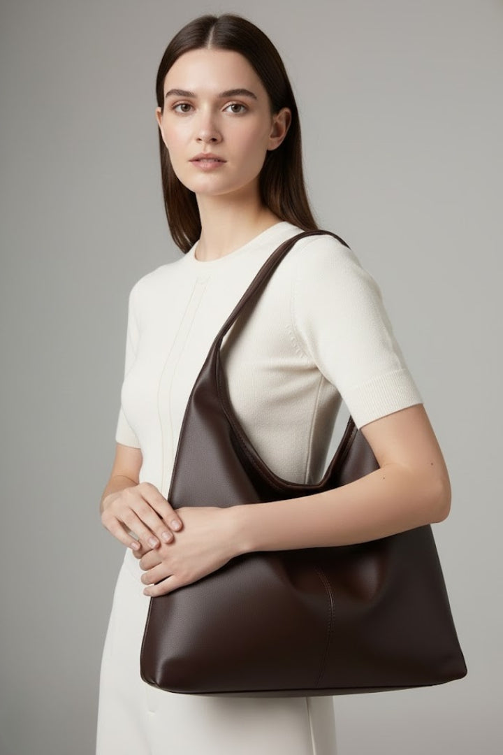 Damen Schultertasche mit gebogener Form und breitem Henkel-Women Accessories-Alpenkind