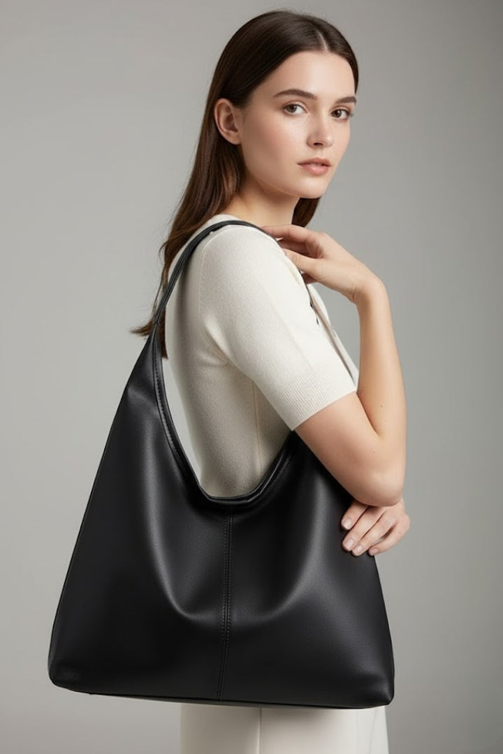 Damen Schultertasche mit gebogener Form und breitem Henkel-Women Accessories-Alpenkind