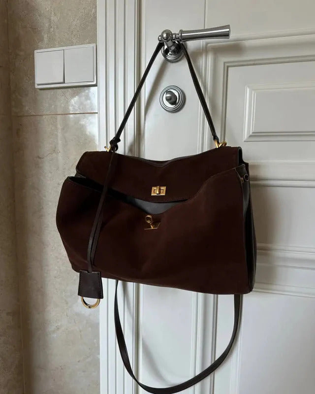 Damen Schultertasche mit Klappe und Drehverschluss-Women Accessories-Alpenkind