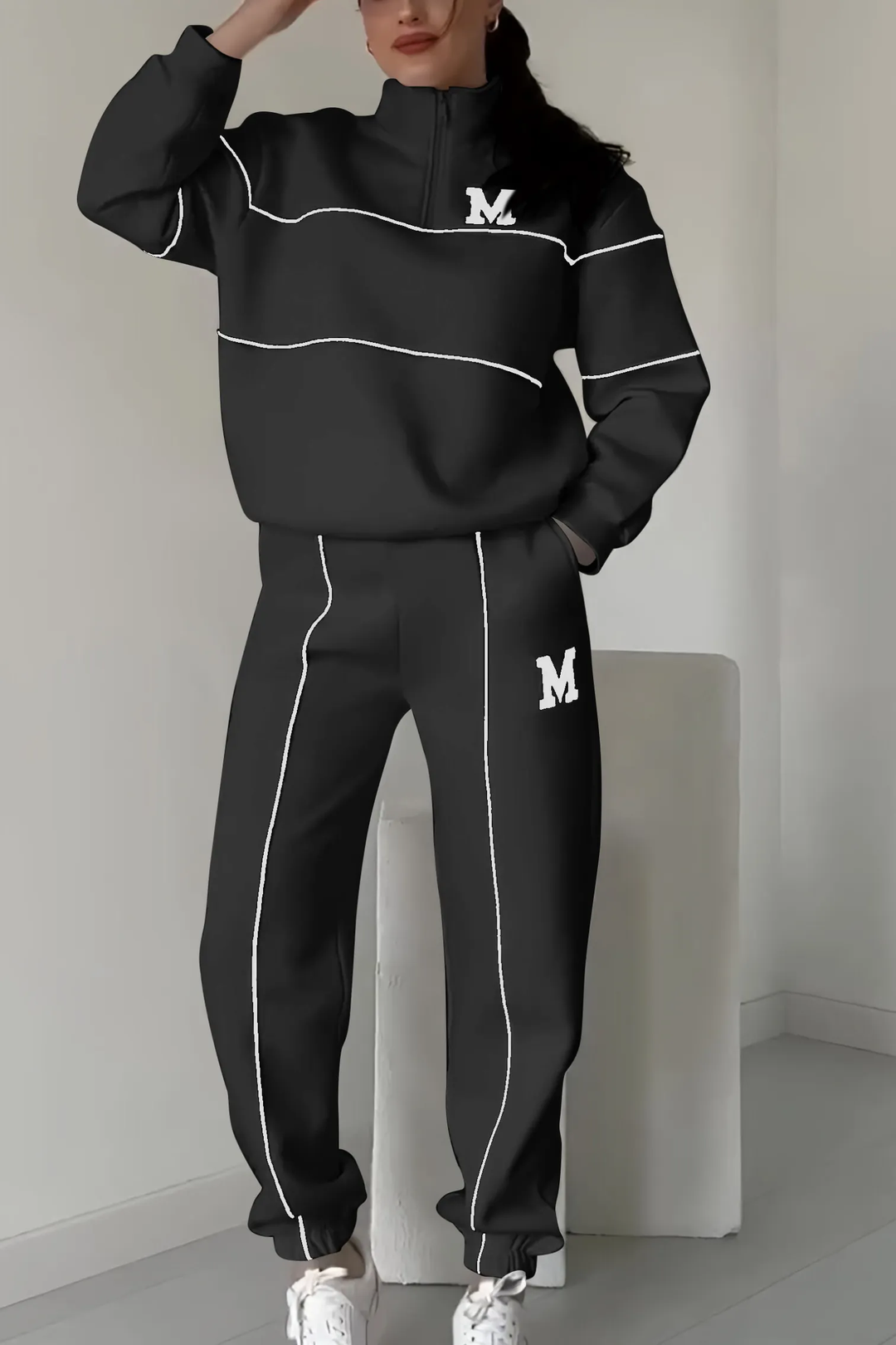 Damen Set mit Halbreißverschluss-Pullover und Jogginghose mit Kontraststreifen