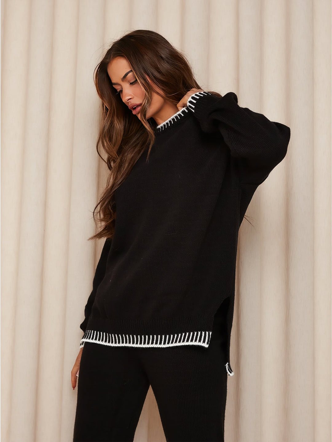 Damen-Set mit Rundhalsausschnitt-Pullover und langer Hose