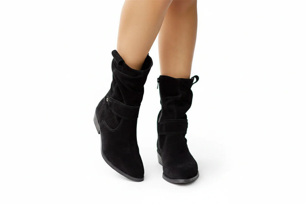 Damen Stiefel mit mittlerer Schafthöhe, Riemendetail und seitlichem Reißverschluss-Women Footwear-Alpenkind