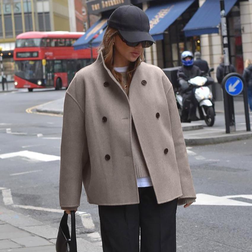 Damen Zweireihige Kurzjacke mit Stehkragen und Kontrastknöpfen
