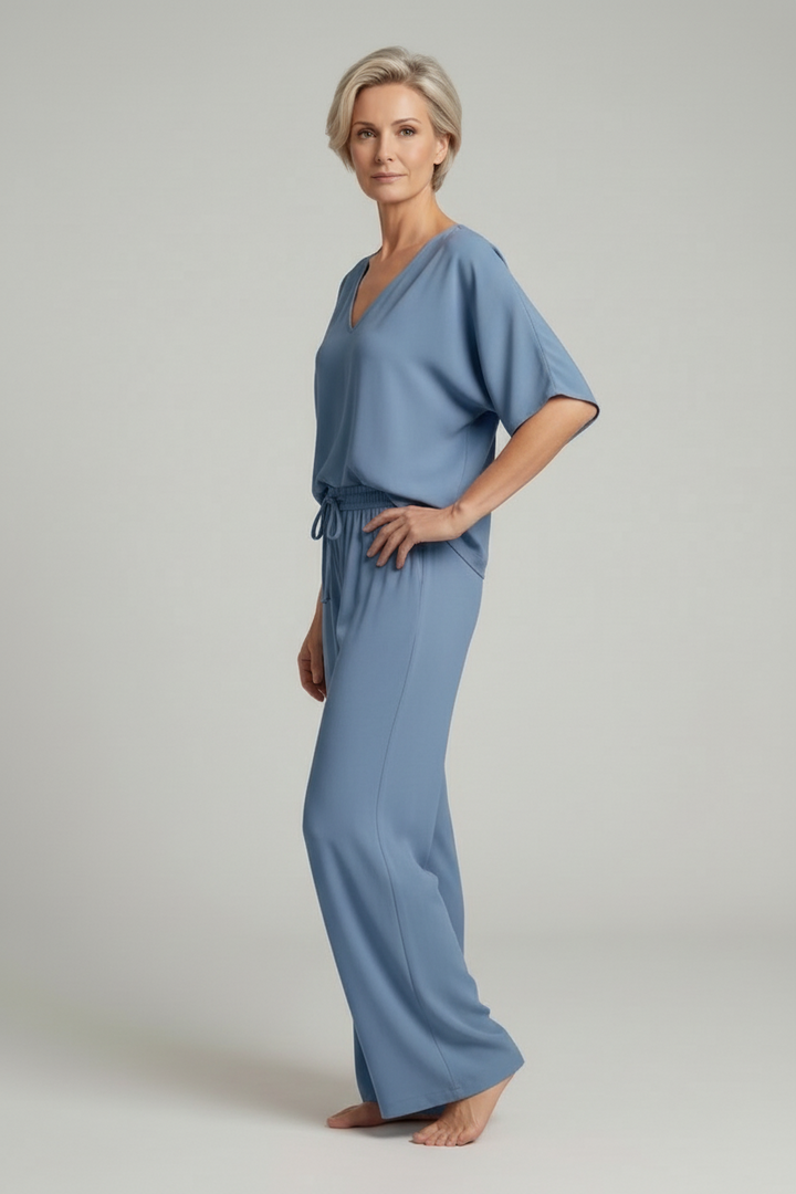 Damen Zweiteiler mit V-Ausschnitt-Oberteil und weiter Hose-Women Set-Alpenkind