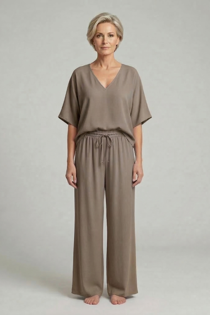 Damen Zweiteiler mit V-Ausschnitt-Oberteil und weiter Hose-Women Set-Alpenkind