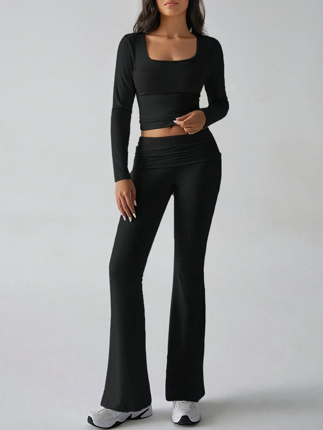 Damen Zweiteiliges Set mit Langarm-Crop-Top quadratischem Ausschnitt hohem Bund und Schlaghose
