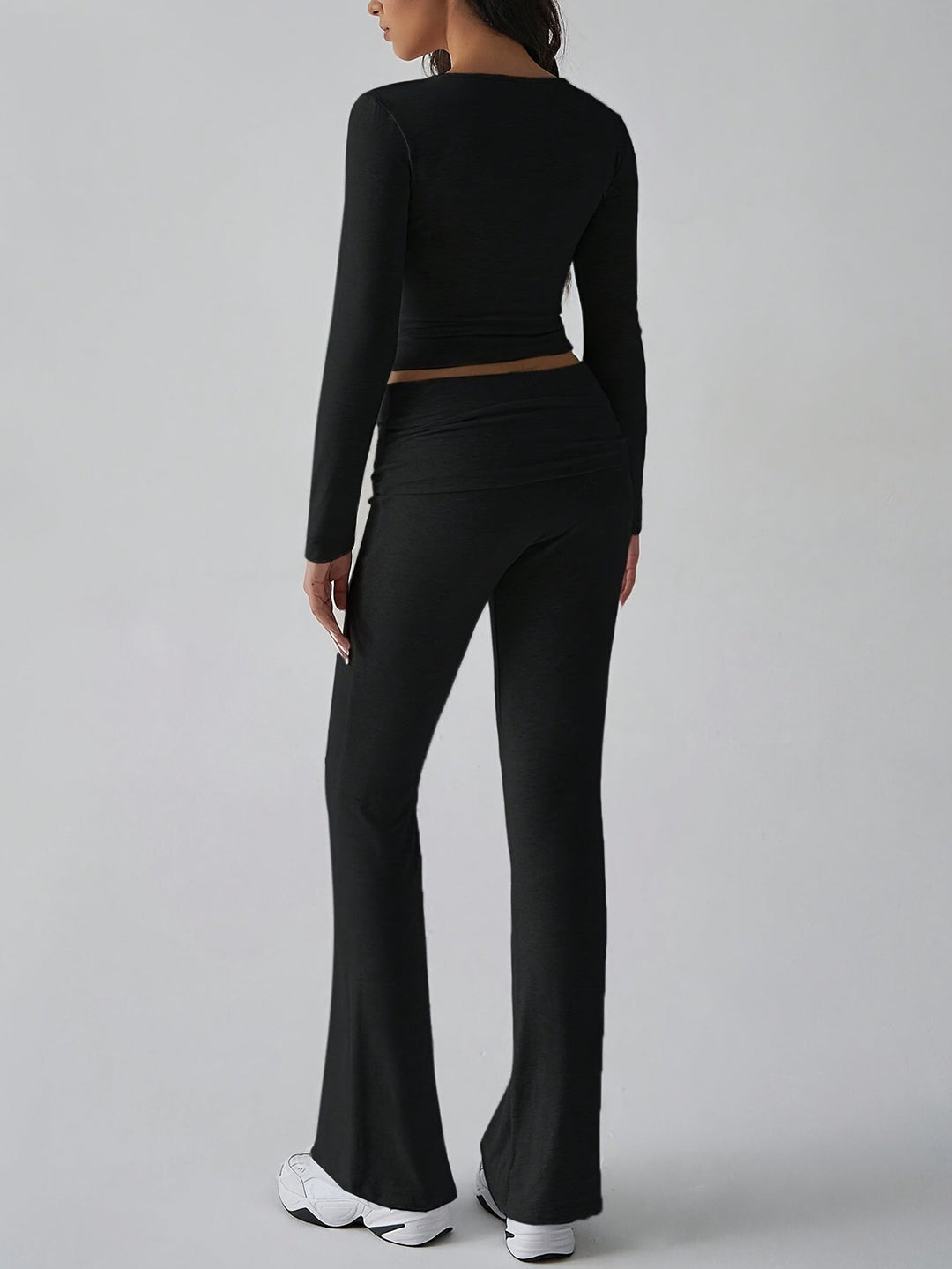 Damen Zweiteiliges Set mit Langarm-Crop-Top quadratischem Ausschnitt hohem Bund und Schlaghose