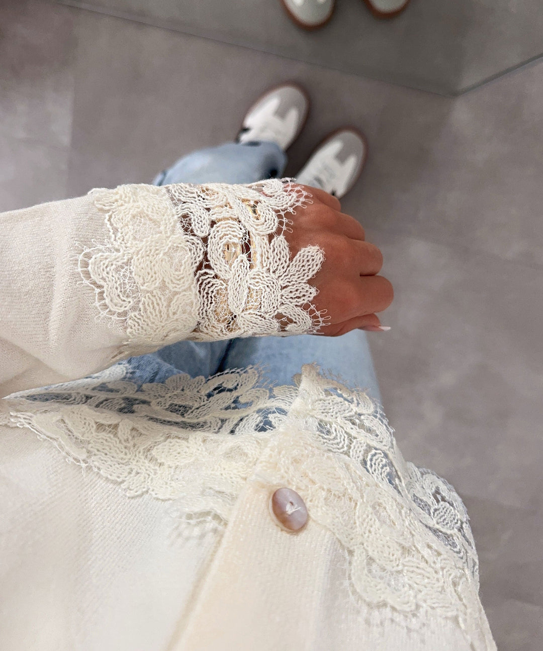 Cardigan mit Spitze Livena Creme Ladypolitan ♡