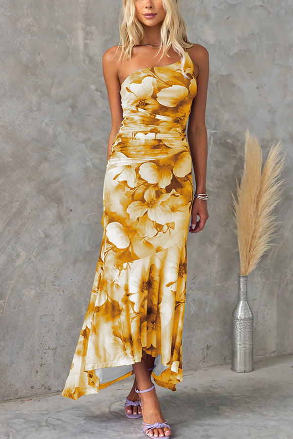 Damen-Maxikleid mit einem Träger und Blumenmuster