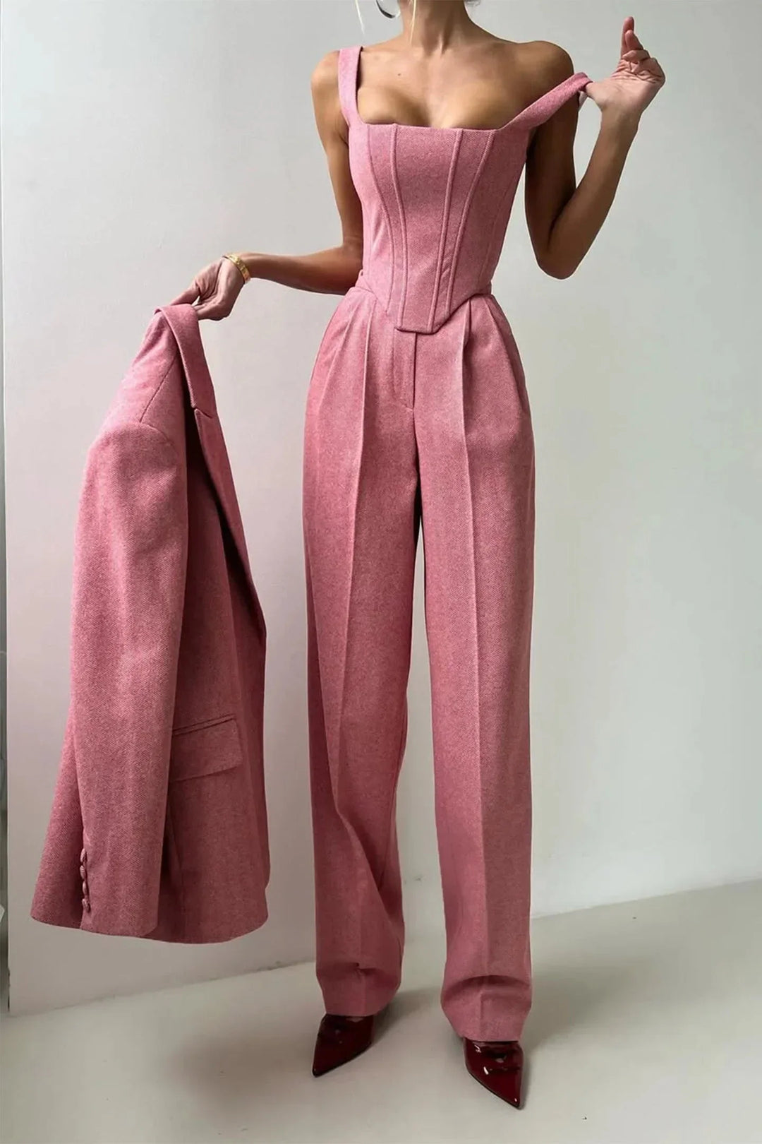 3-teiliges, tailliertes Set für Damen: Oberteil, Rock und Blazer
