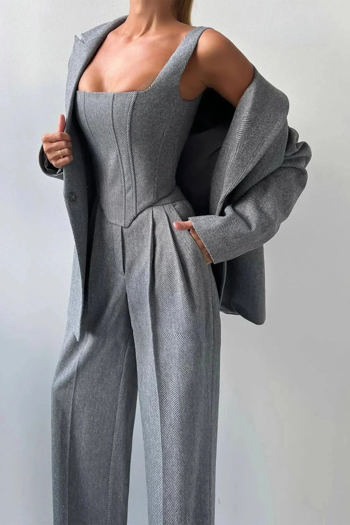 3-teiliges, tailliertes Set für Damen: Oberteil, Rock und Blazer