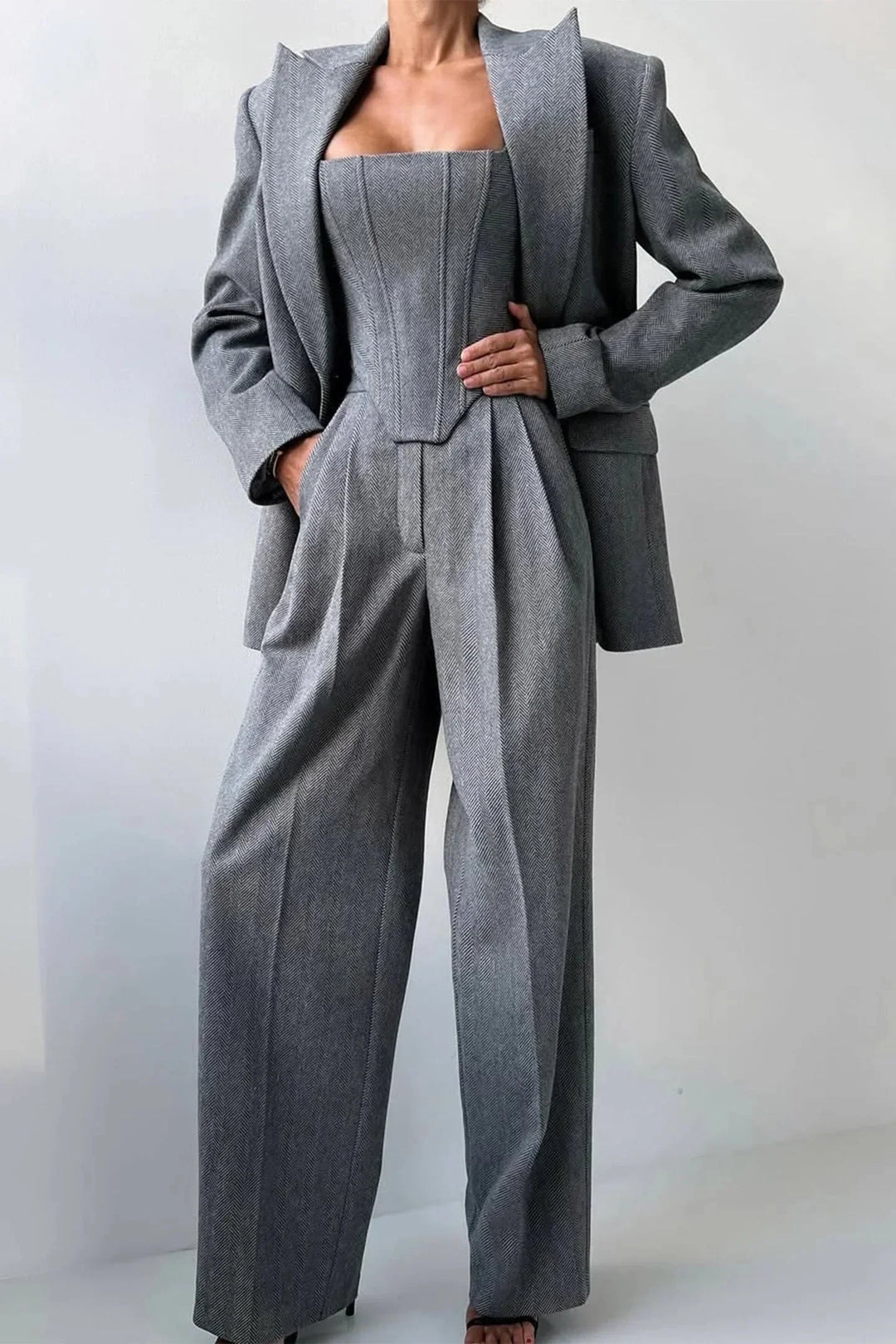 3-teiliges, tailliertes Set für Damen: Oberteil, Rock und Blazer