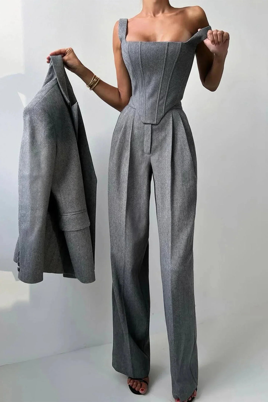 3-teiliges, tailliertes Set für Damen: Oberteil, Rock und Blazer