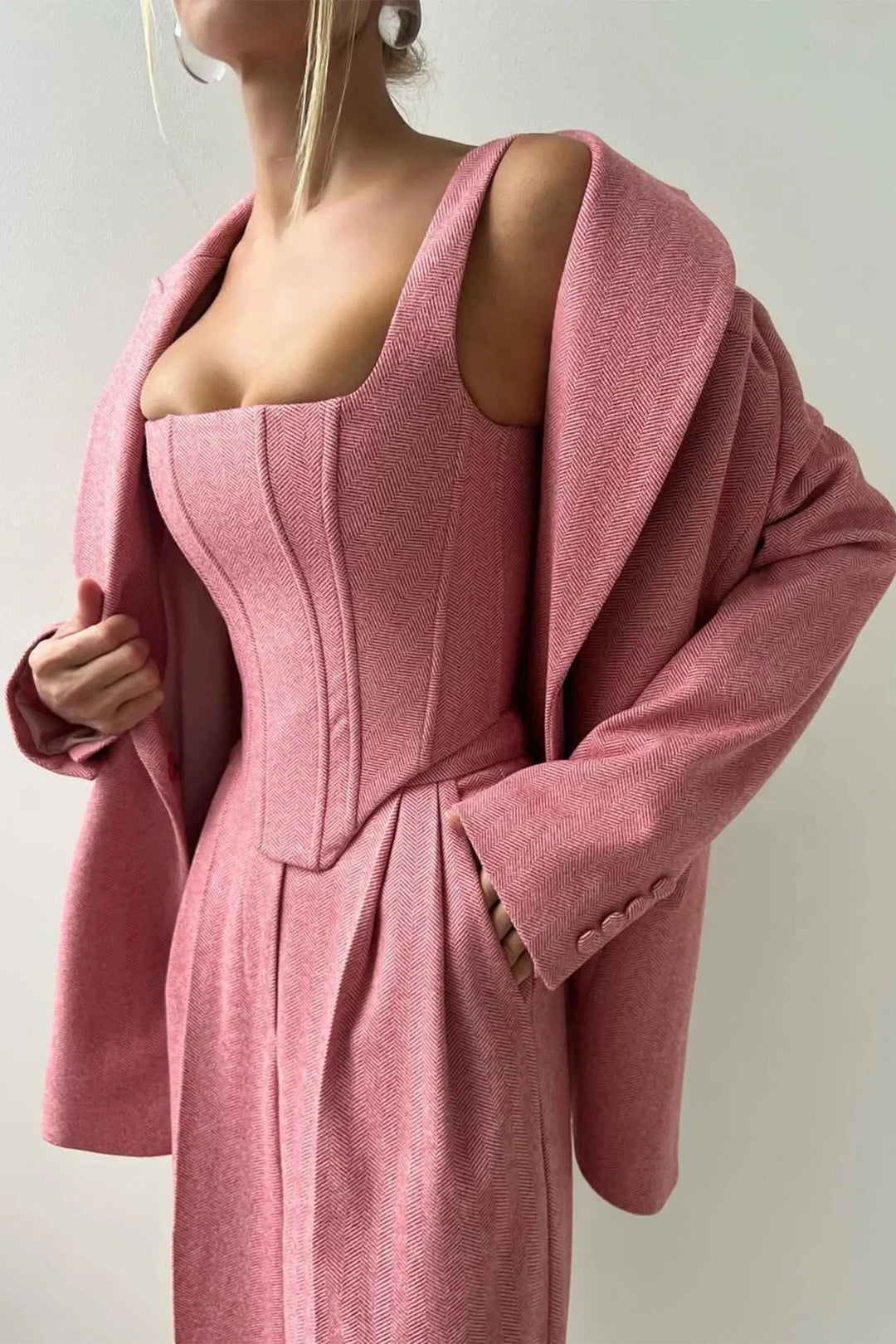 3-teiliges, tailliertes Set für Damen: Oberteil, Rock und Blazer