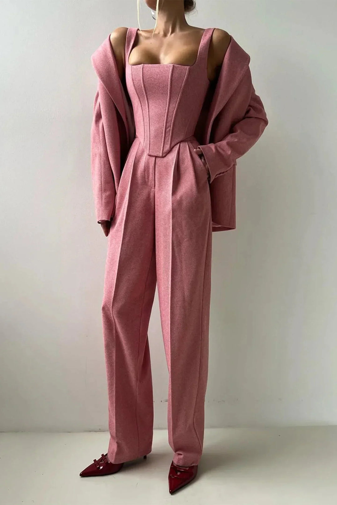 3-teiliges, tailliertes Set für Damen: Oberteil, Rock und Blazer