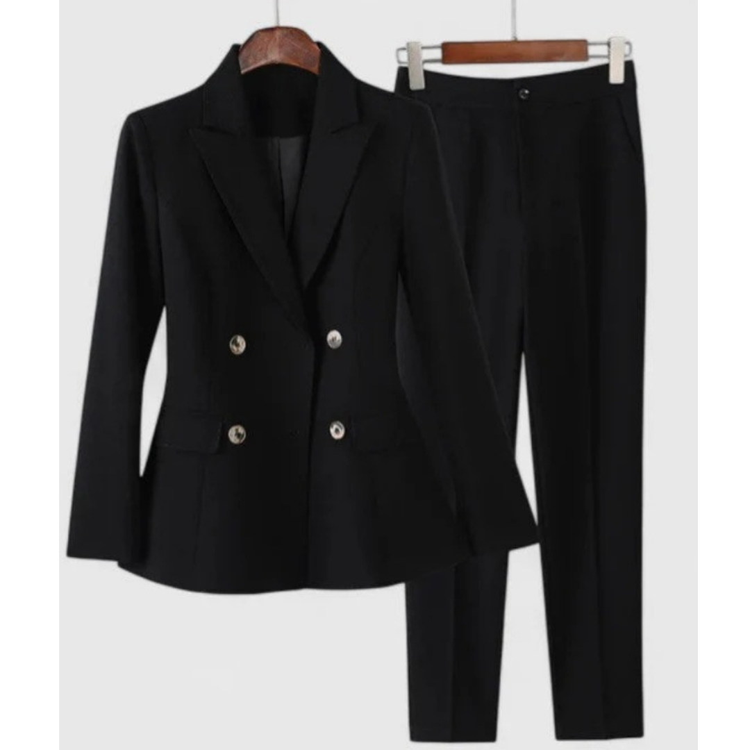 Formelle Business-Kleidung für Damen – Blazer und Hose für das Büro und den Alltag