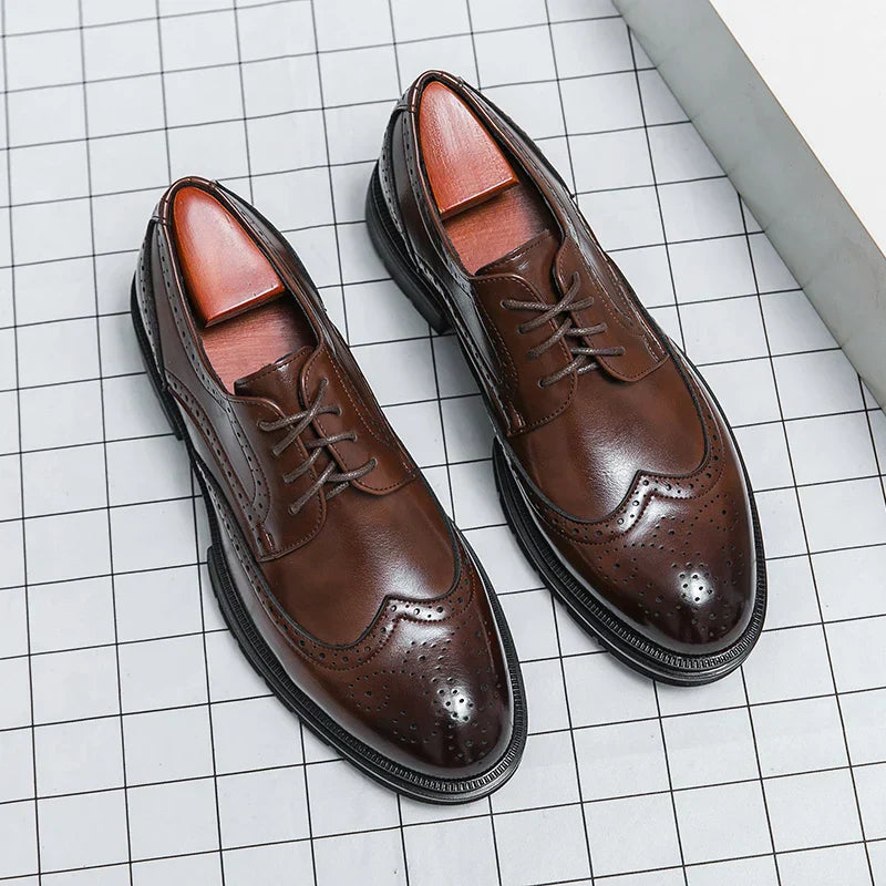 Herren Schnürschuhe mit Wingtip-Details und Perforierter Oberfläche-Men Footwear-Alpenkind