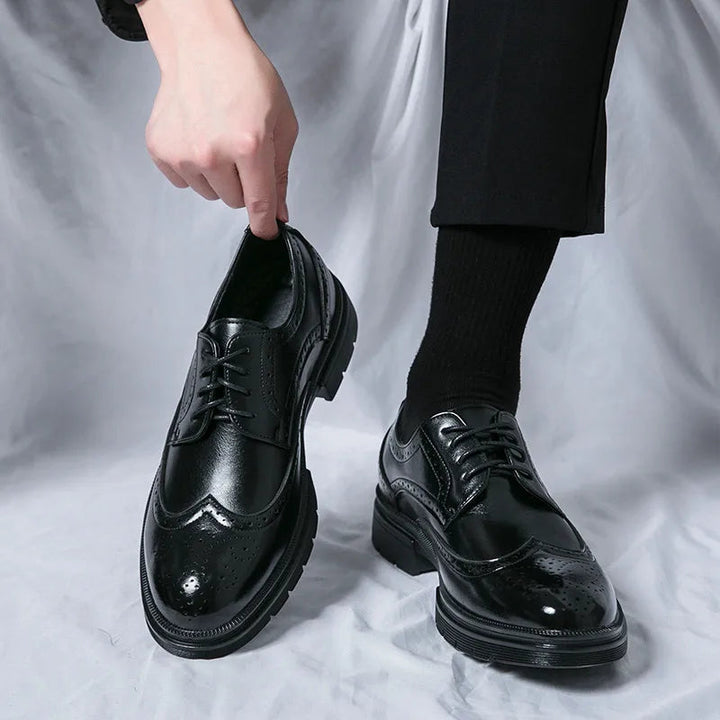 Herren Schnürschuhe mit Wingtip-Details und Perforierter Oberfläche-Men Footwear-Alpenkind