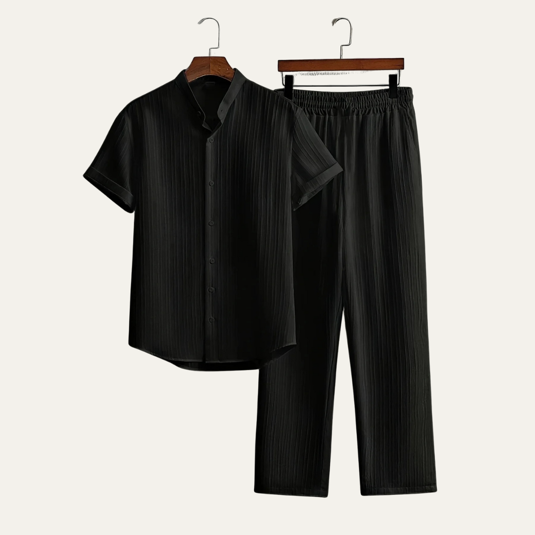 Herren Set mit Kurzarmhemd mit Stehkragen und Knopfleiste sowie Hose mit elastischem Bund-Men Sets-Alpenkind