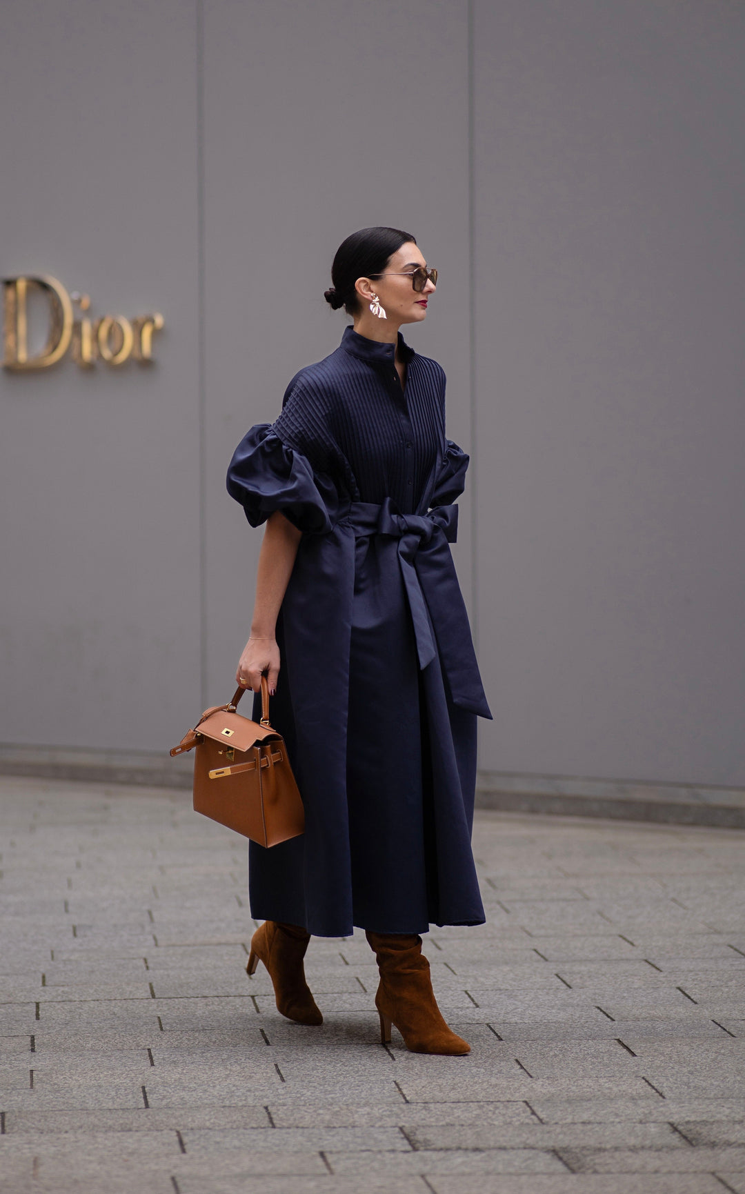 Damenkleid aus Satin in Marineblau