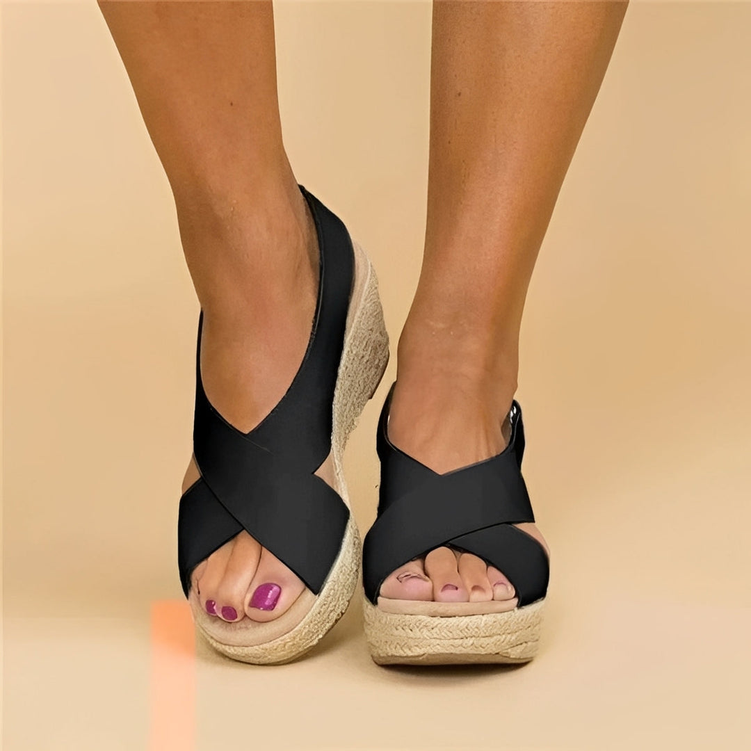 Cassie - Stilvolle Sandalen mit gekreuzten Riemen für Damen
