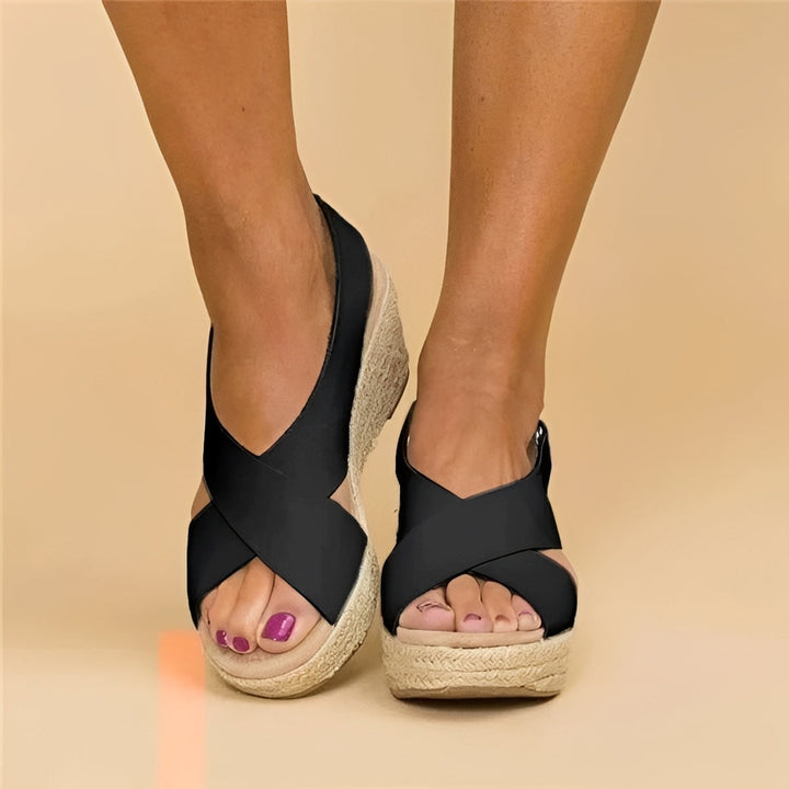 Cassie - Stilvolle Sandalen mit gekreuzten Riemen für Damen