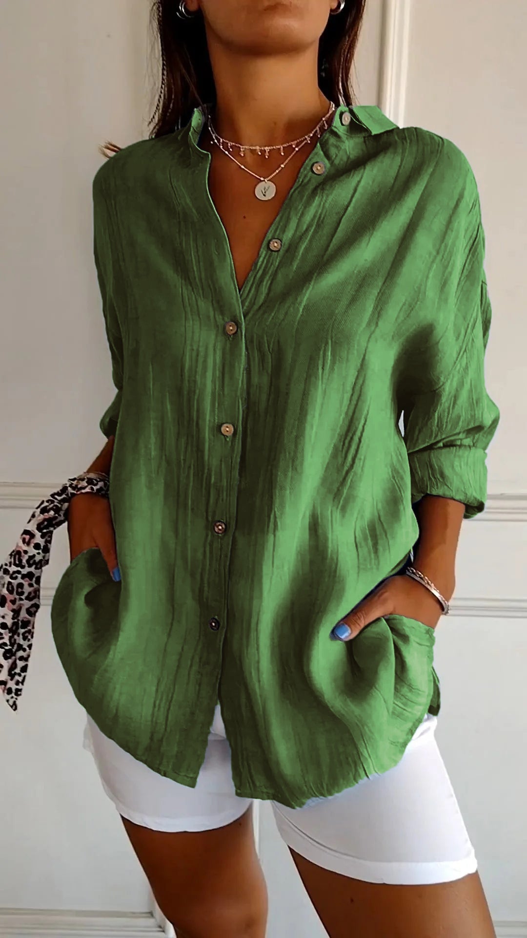 Laura – Leinen Sommerbluse mit Knopfleiste