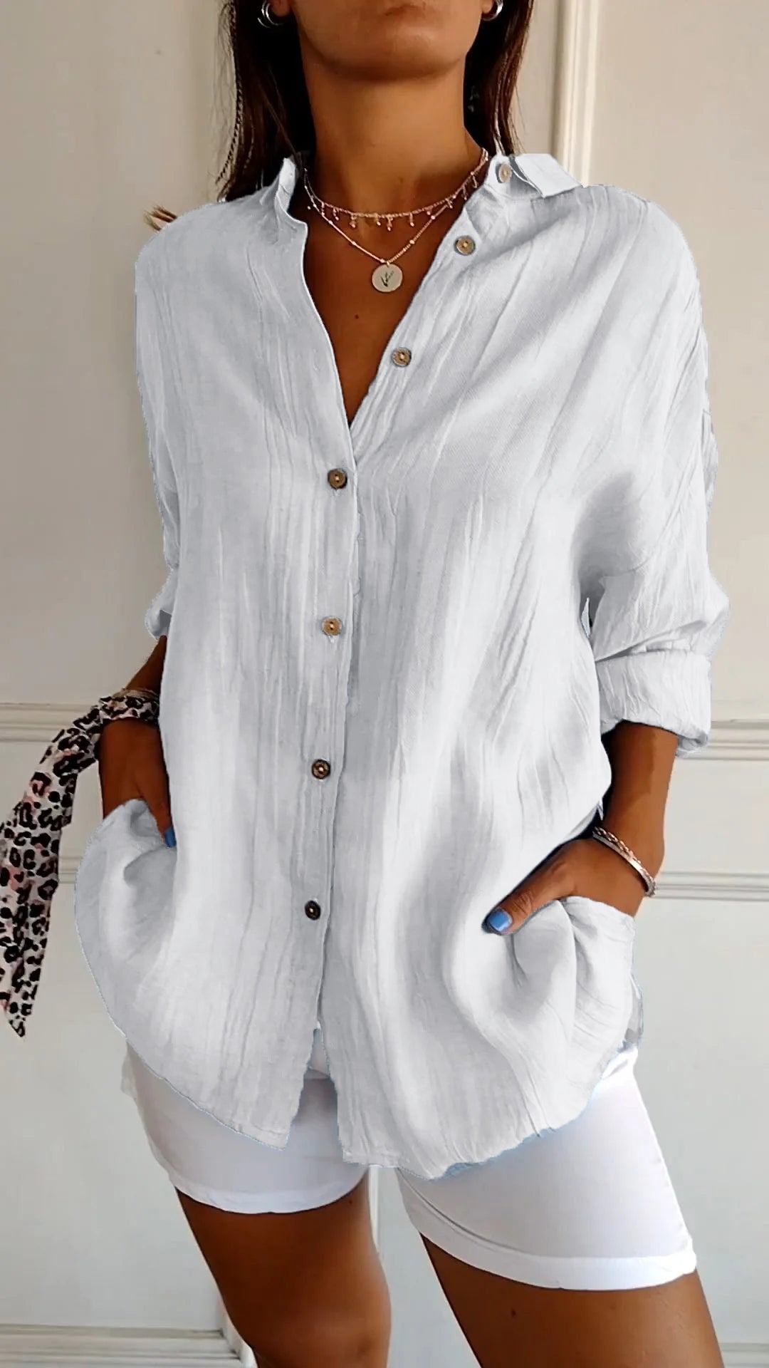 Laura – Leinen Sommerbluse mit Knopfleiste