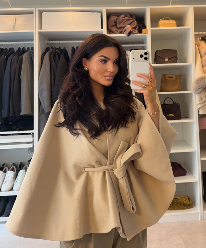 Poncho Karah Beige Ladypolitan ♡