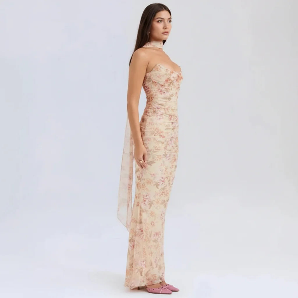 Hailey Kleid – Trägerloses Corsagen-Maxikleid mit Raffung