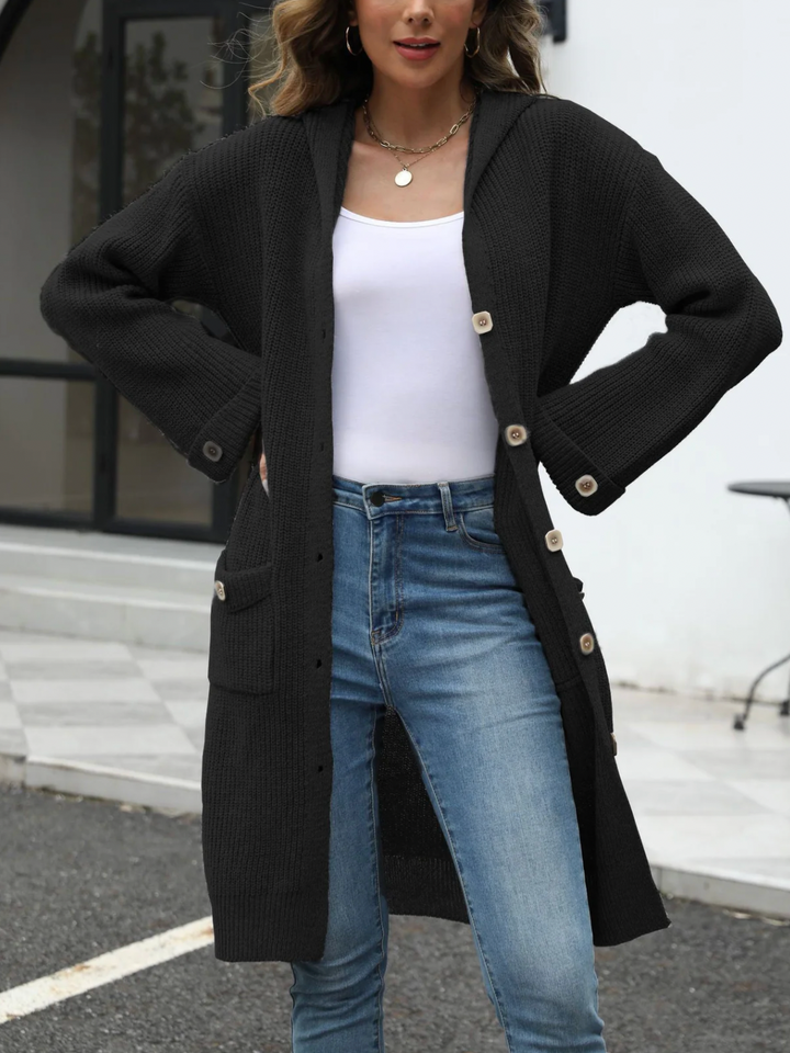Lange Strickjacke mit Knopfverschluss und aufgesetzten Taschen-Women cardigans-Alpenkind