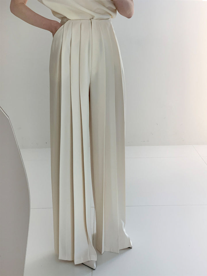 Nicole – Elegant High-Waisted Wide-Leg Pleated Trousers for Women - Image 1