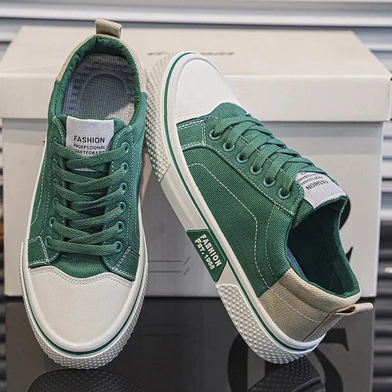 Canvas-Sneaker Low-Top mit Schnürung