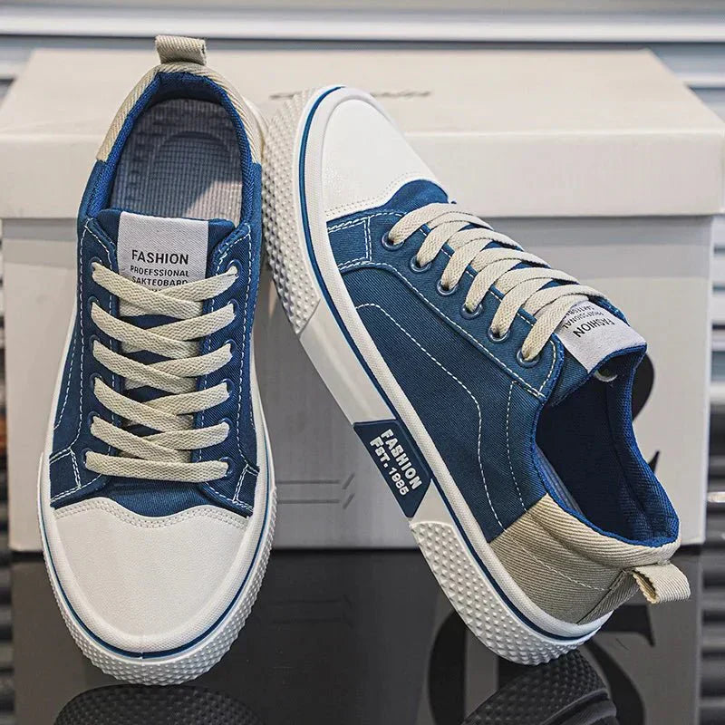 Canvas-Sneaker Low-Top mit Schnürung