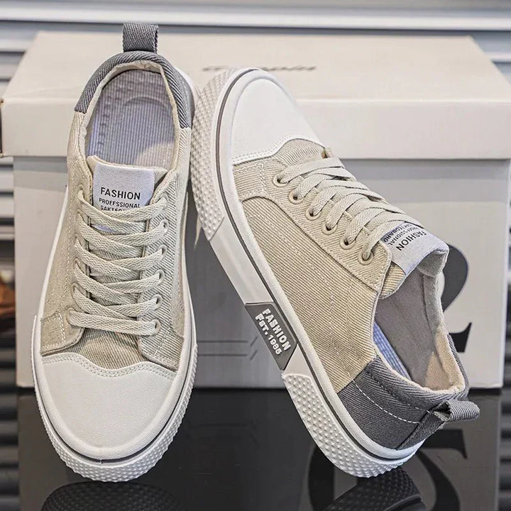 Canvas-Sneaker Low-Top mit Schnürung