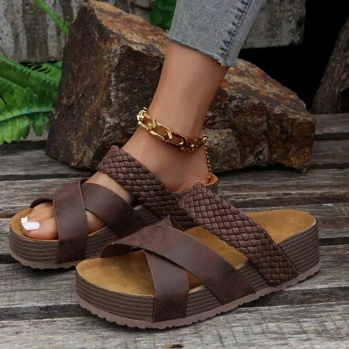 Anika - Bequeme orthopädische Sandalen für ganztägigen Komfort