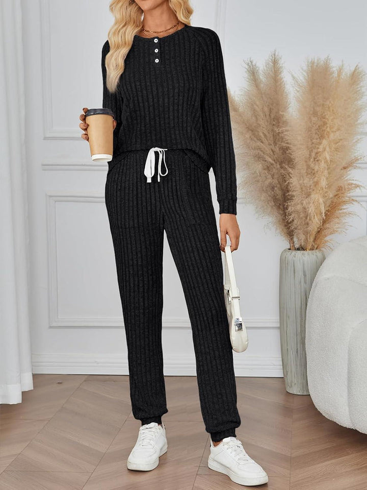 Rippenstrukturiertes zweiteiliges Set mit Langarmoberteil und Hose-Women Set-Alpenkind