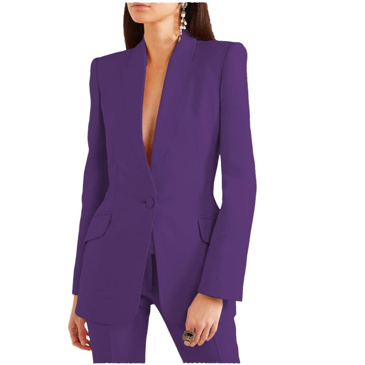 Zweiteiliges Damenkostüm aus Blazer mit fallendem Revers und Hose