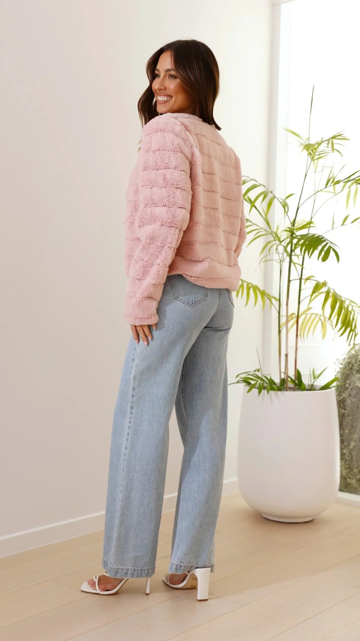 Kurze Damen-Übergangsjacke aus Kunstfell mit offenem Kragen