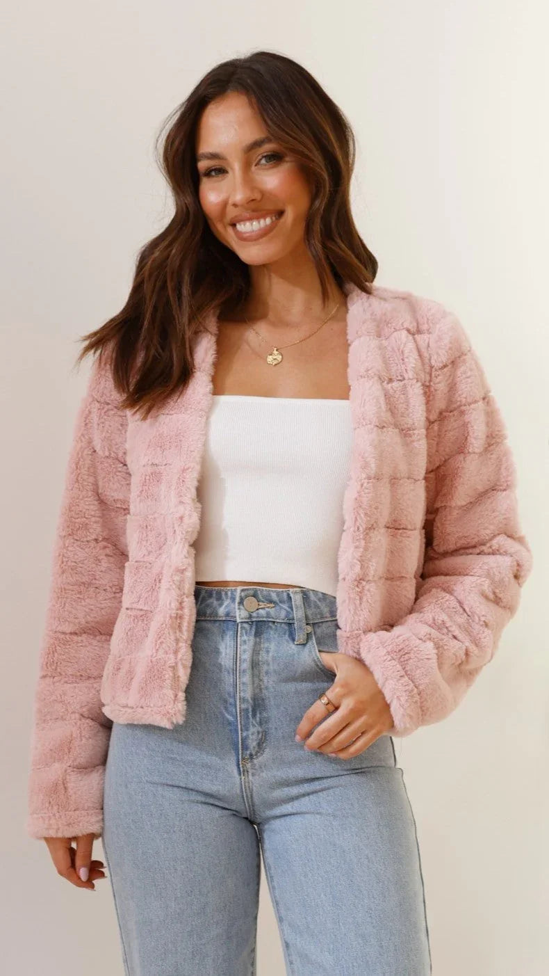 Kurze Damen-Übergangsjacke aus Kunstfell mit offenem Kragen